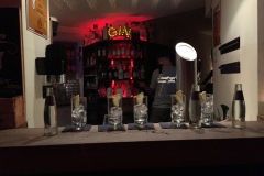 Juli 2019 - Research plus München: Bar in der Niederlassung